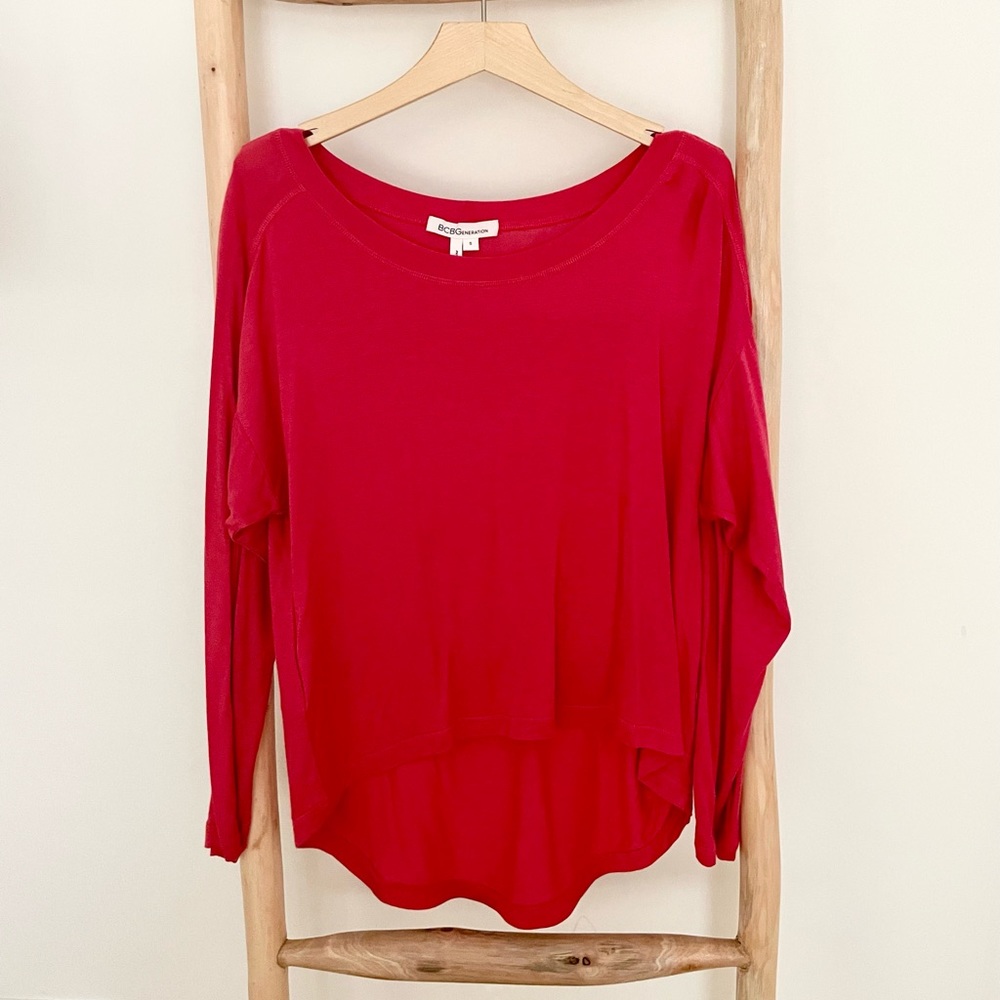BCBG generation Super Soft Long Sleeve Top/Short Front Swallowtail Longer Back